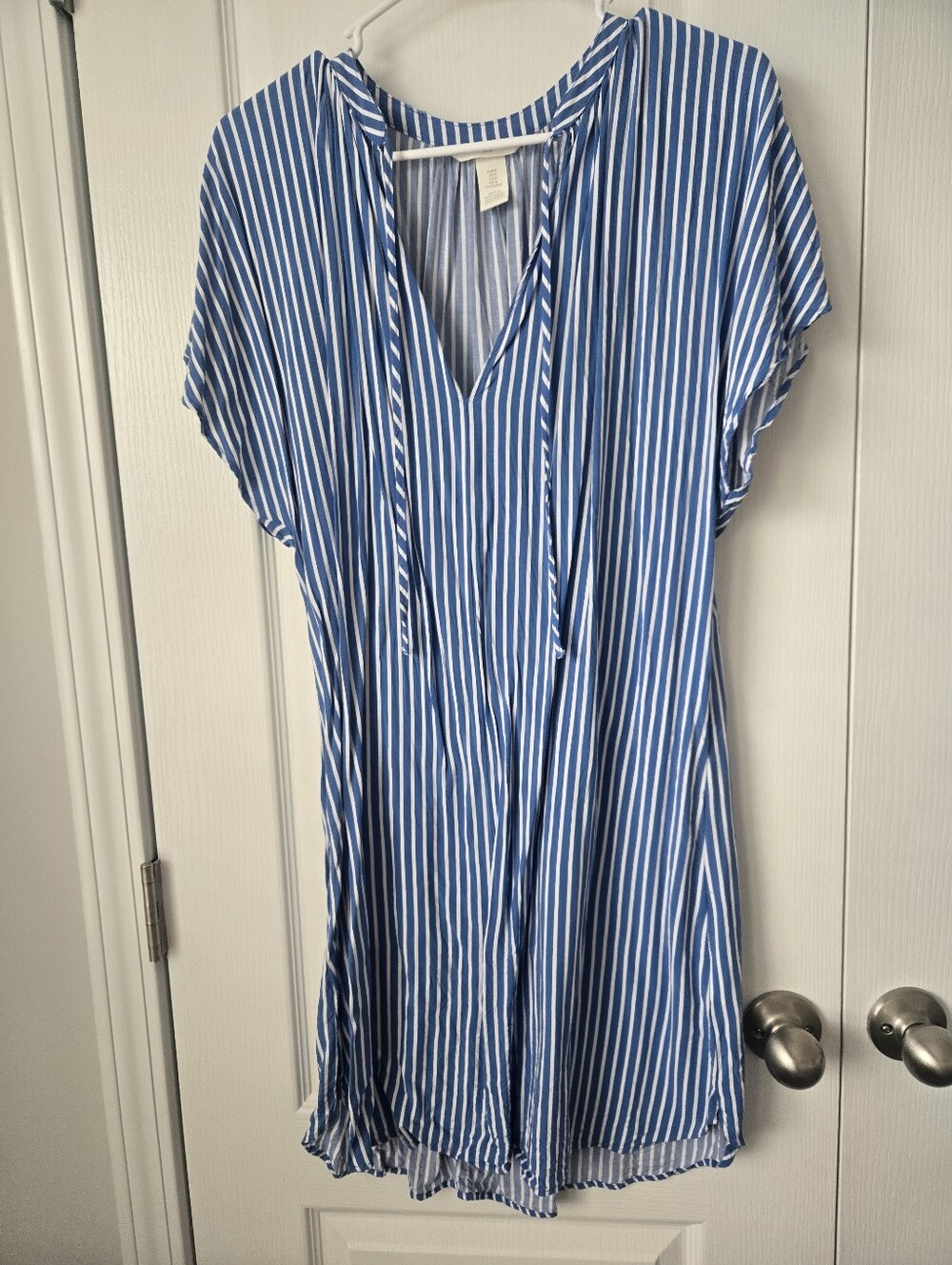 H&M Blue and White Striped V-Neck Dress Sz Medium
